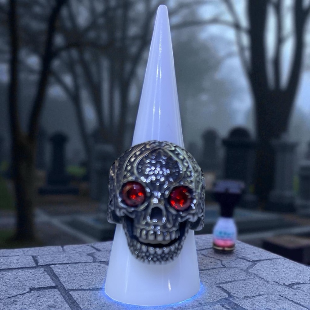 Men’s 3D Silver Tone Sugar Skull Ring with Red Gem Eyes